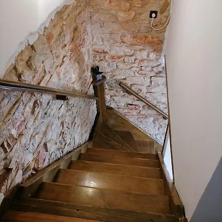 Mala Kuca Sa Velikim Grijanim Bazenom Antonio Ferienhaus Šišan