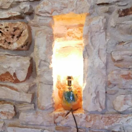 Holiday home Mala Kuca Sa Velikim Grijanim Bazenom Antonio