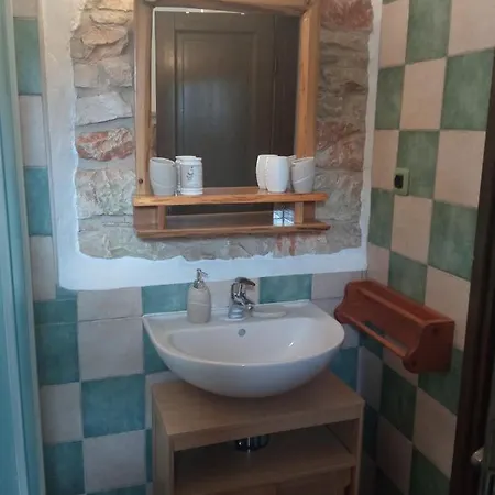 Mala Kuca Sa Velikim Grijanim Bazenom Antonio Holiday home
