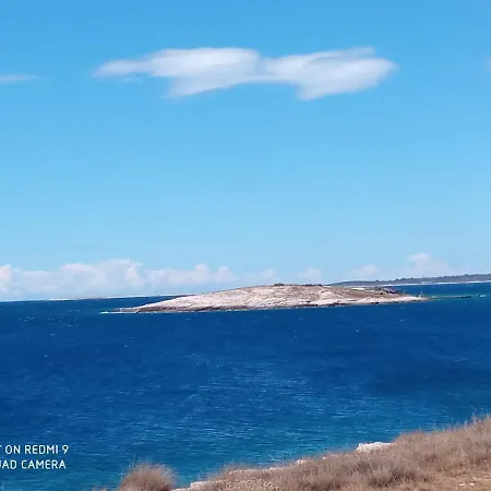Mala Kuca Sa Velikim Grijanim Bazenom Antonio Holiday home