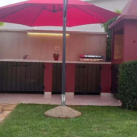 Holiday home Mala Kuca Sa Velikim Grijanim Bazenom Antonio *