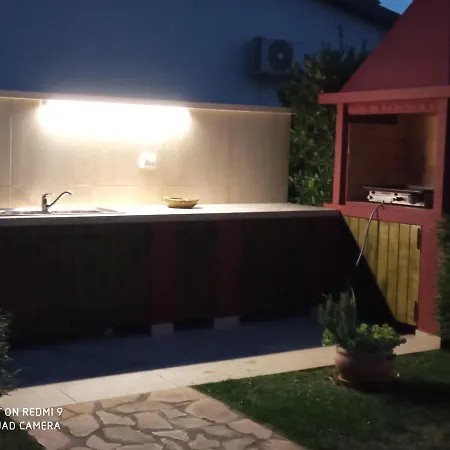 Mala Kuca Sa Velikim Grijanim Bazenom Antonio بيت للعطل Šišan